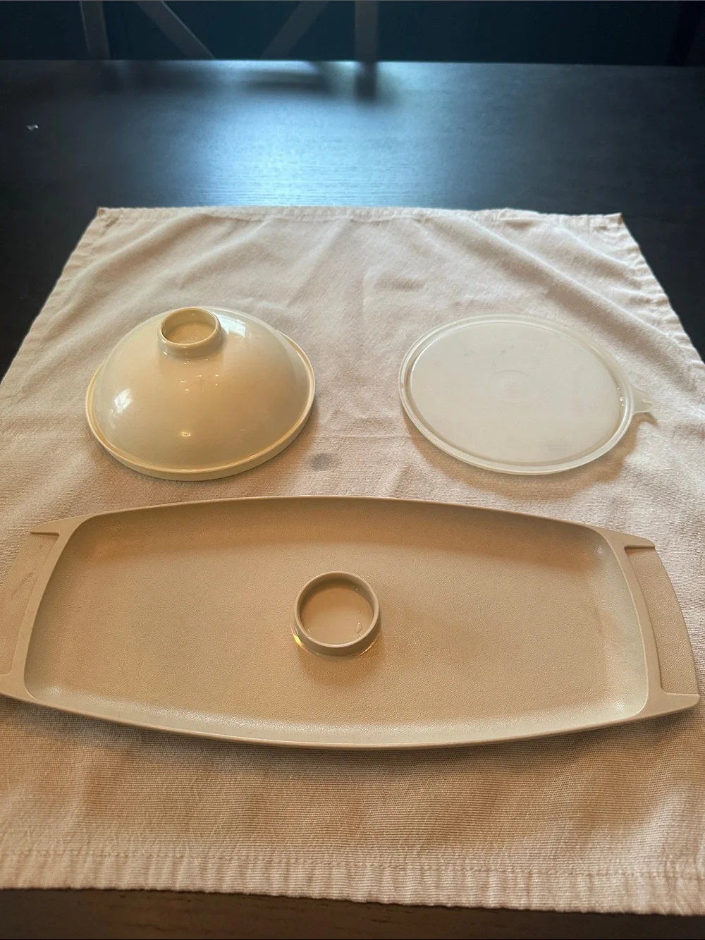 Tupperware Beige/Cream Plastic Serving Bowl Set with Lids